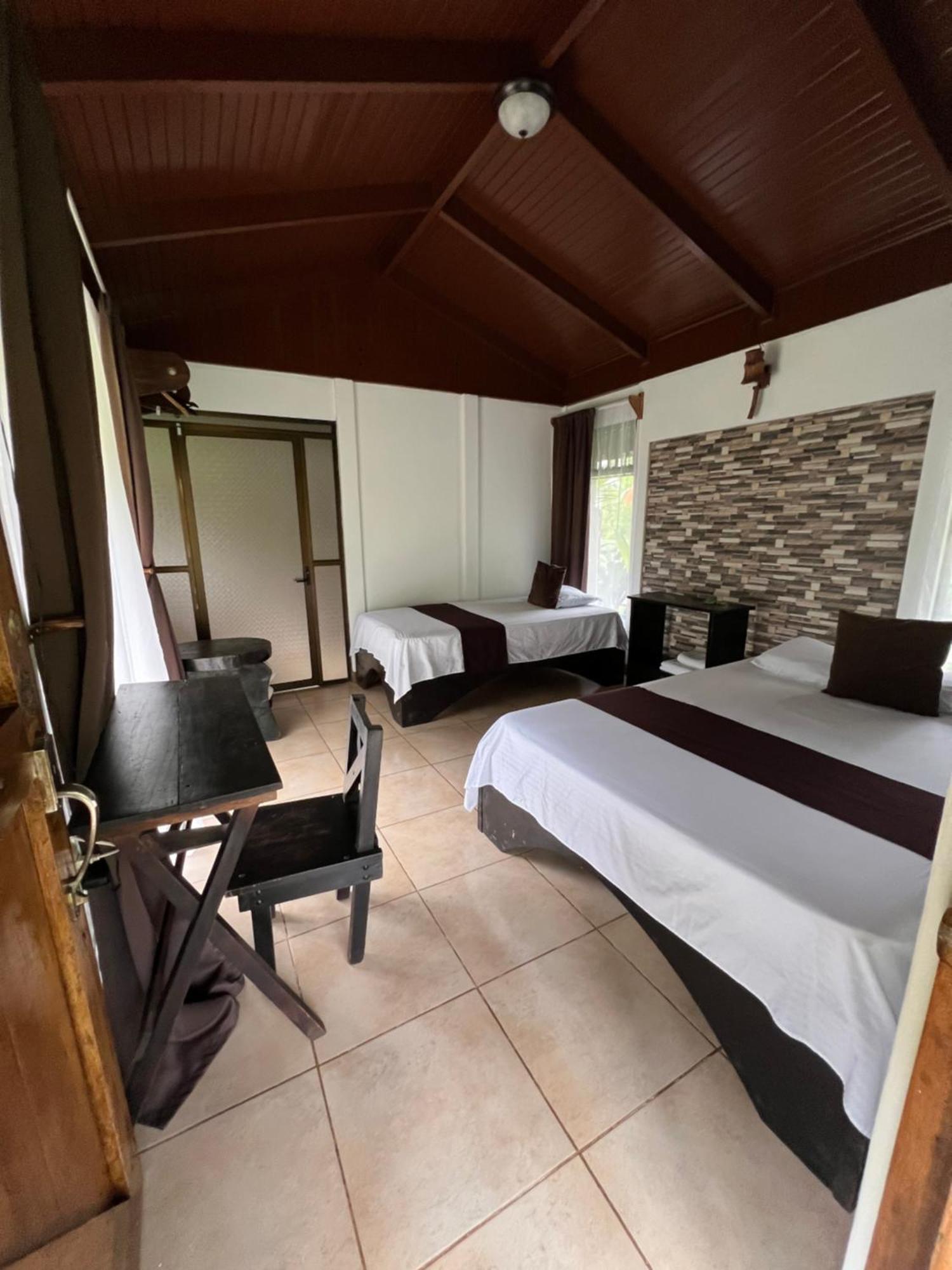 Hotel Catarata Rio Celeste ビハグア エクステリア 写真