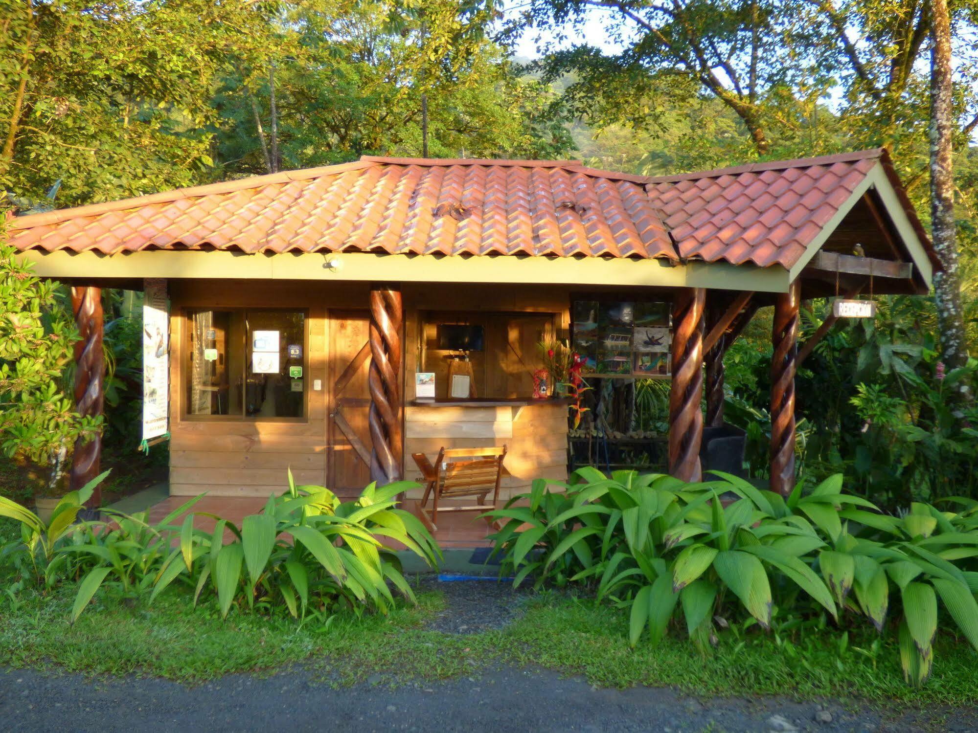 Hotel Catarata Rio Celeste ビハグア エクステリア 写真